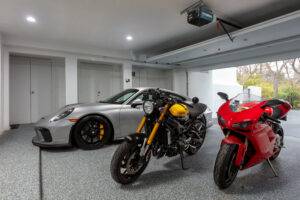 Epoxy flake garage floor